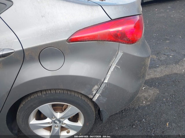 HYUNDAI ELANTRA GLS - 6