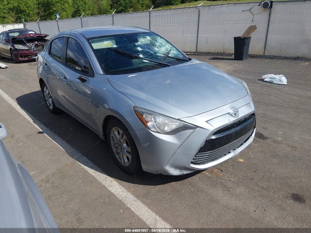 2018 TOYOTA YARIS 