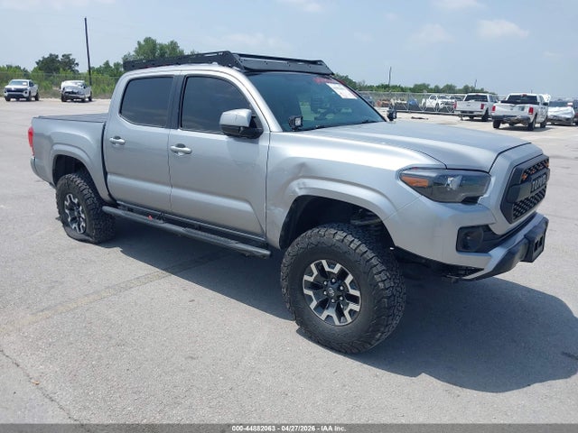 2016 TOYOTA TACOMA SR