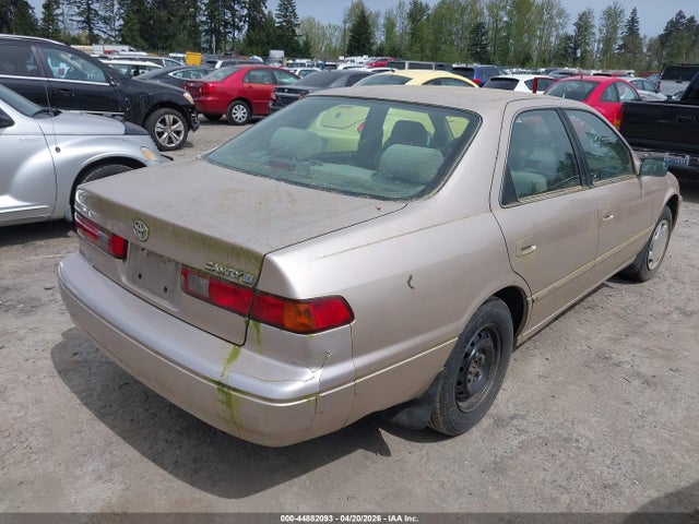 TOYOTA CAMRY - 4