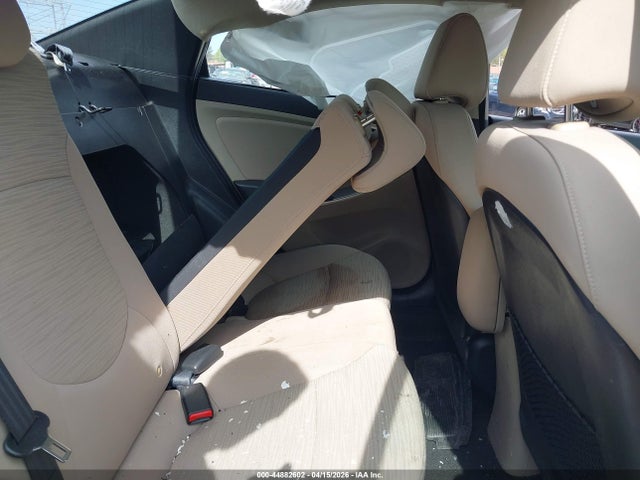 HYUNDAI ACCENT SE - 8