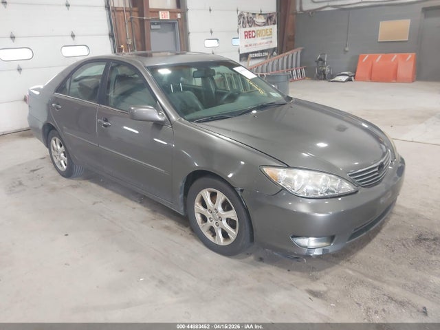 TOYOTA CAMRY - 1
