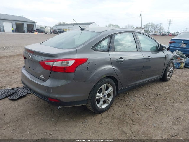 FORD FOCUS SE - 4