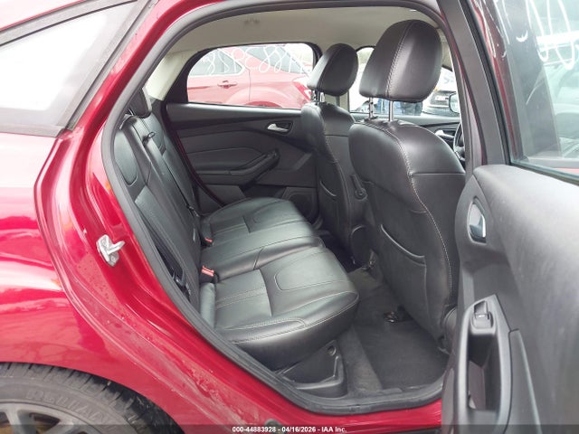 FORD FOCUS SE - 8