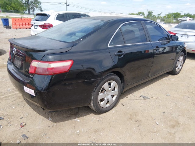 TOYOTA CAMRY - 4