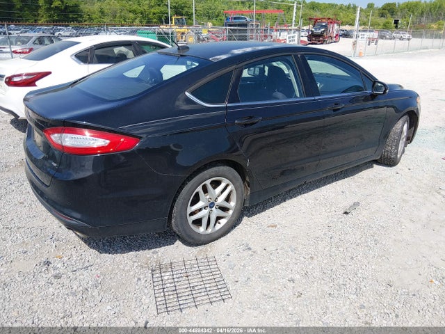 FORD FUSION SE - 4