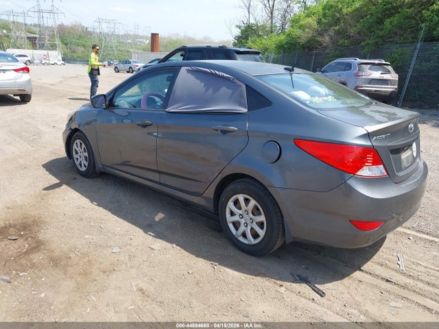 HYUNDAI ACCENT GLS - 3
