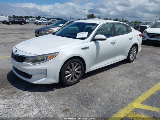 KIA OPTIMA LX - 2