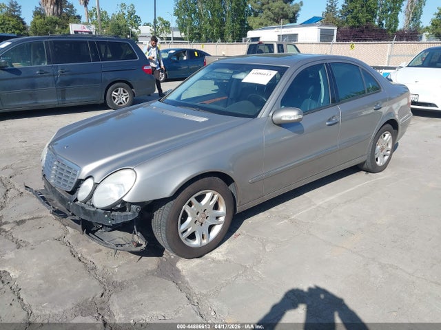 MERCEDES-BENZ E-CLASS - 2