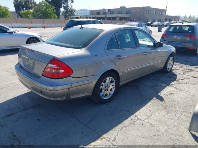 MERCEDES-BENZ E-CLASS - 4