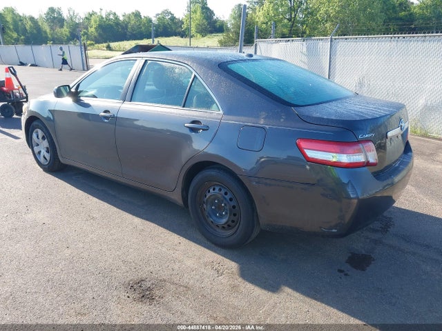 TOYOTA CAMRY - 3