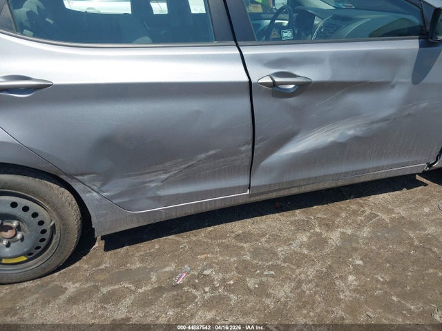 HYUNDAI ELANTRA GLS - 6