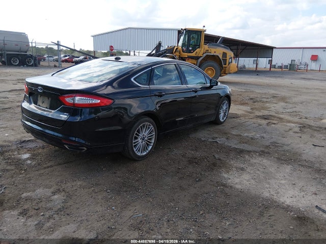 FORD FUSION SE - 4