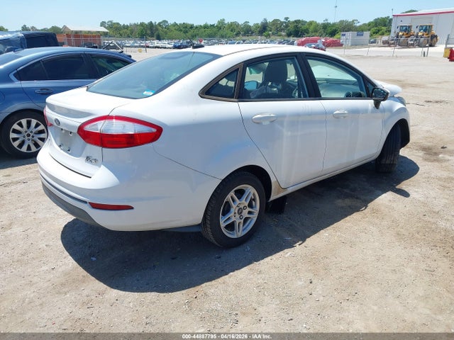 FORD FIESTA SE - 4