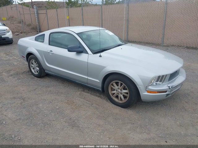 FORD MUSTANG V6 - 1