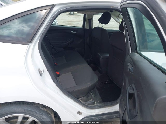 FORD FOCUS SE - 8