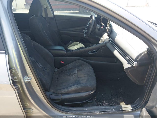 صورة 5 لـ 2022 Hyundai ELANTRA SEL