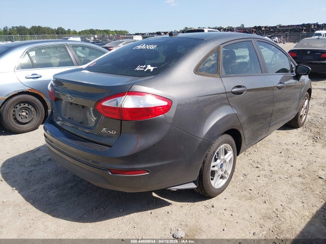 FORD FIESTA SE - 4
