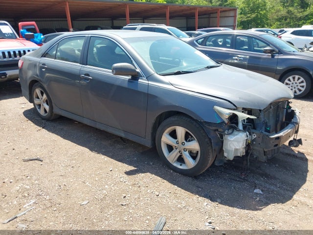 2011 TOYOTA CAMRY SE
