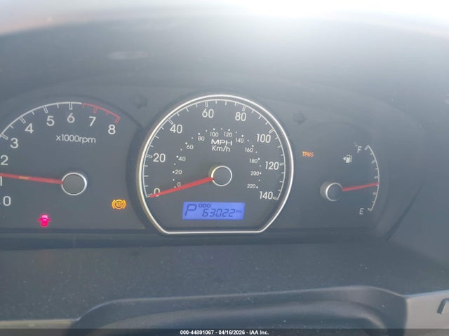 HYUNDAI ELANTRA GLS - 7