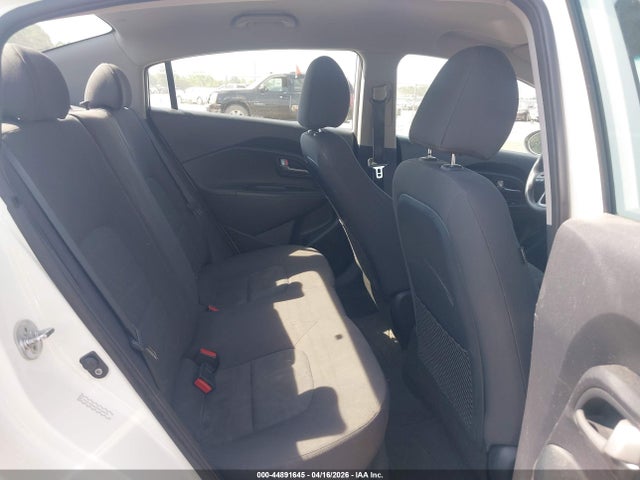 KIA RIO LX - 8