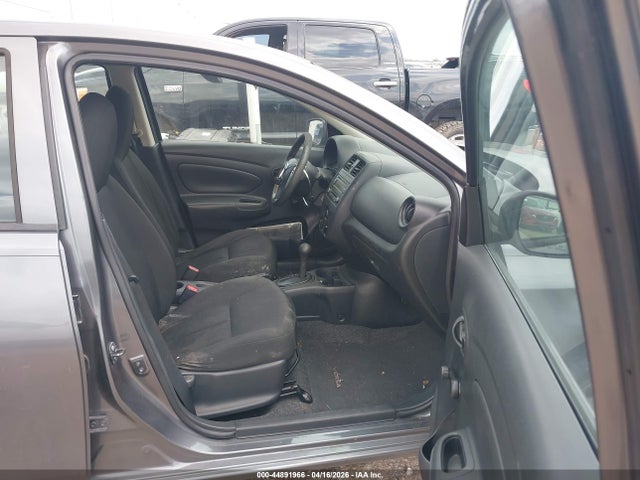 2016 Nissan VERSA 1.6 S+ 照片 5