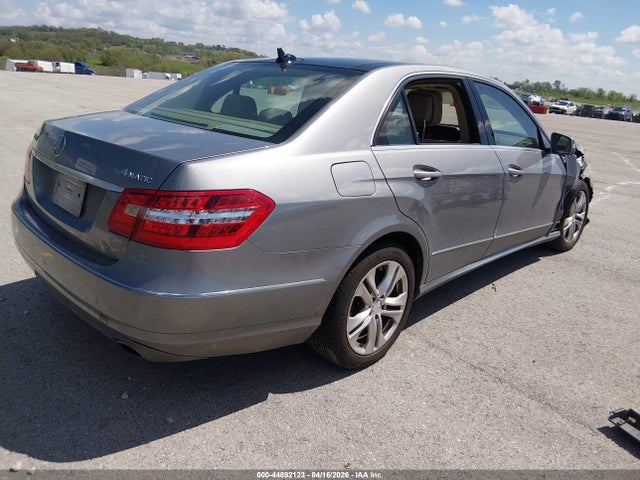 MERCEDES-BENZ E-CLASS - 4