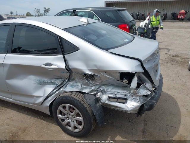 HYUNDAI ACCENT GLS - 6