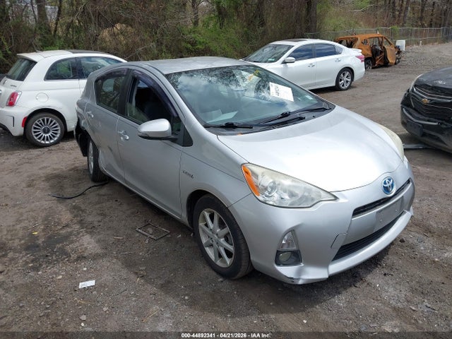 TOYOTA PRIUS C - 1