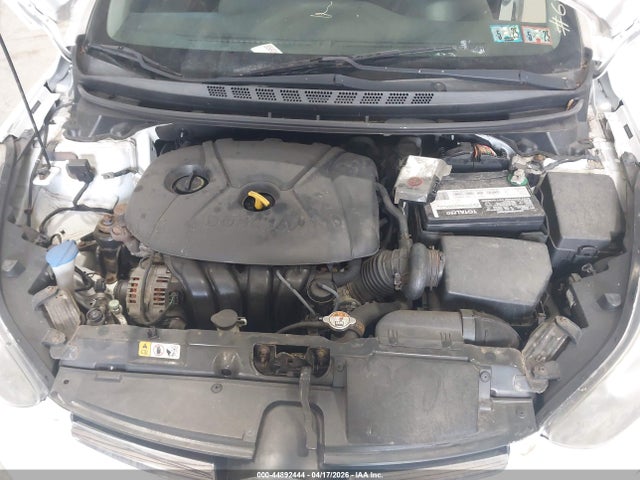 HYUNDAI ELANTRA SE - 10