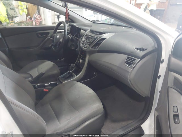 HYUNDAI ELANTRA SE - 5