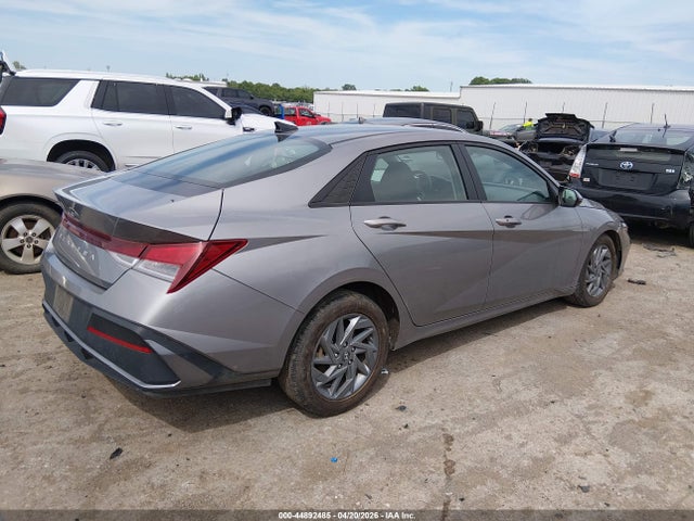 HYUNDAI ELANTRA SEL - 4