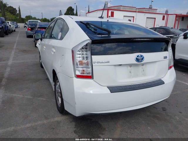 2011 Toyota PRIUS FOUR 照片 3