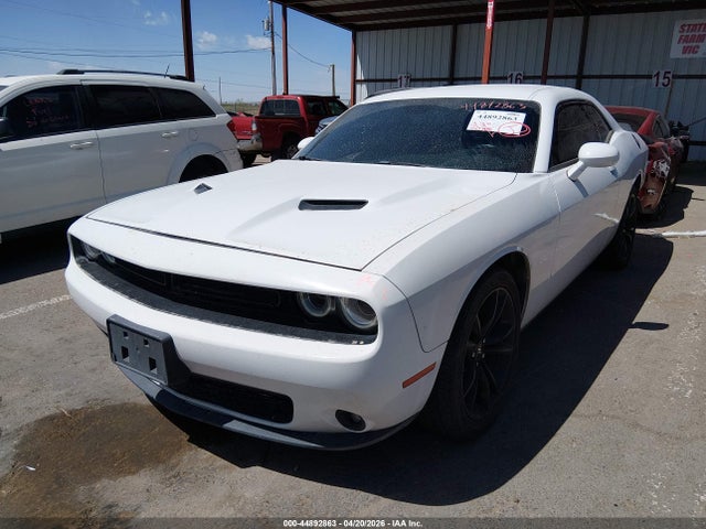 صورة 2 لـ 2017 Dodge CHALLENGER SXT