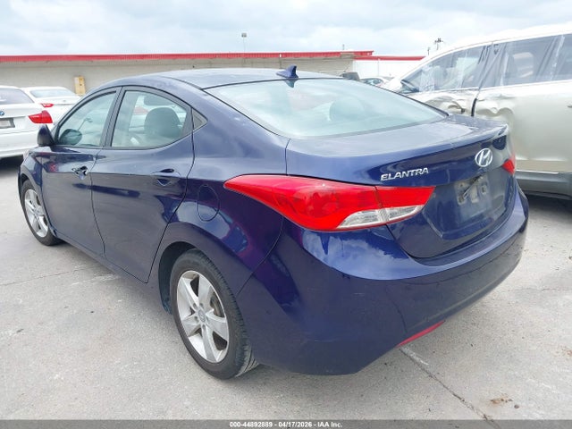 HYUNDAI ELANTRA GLS - 3