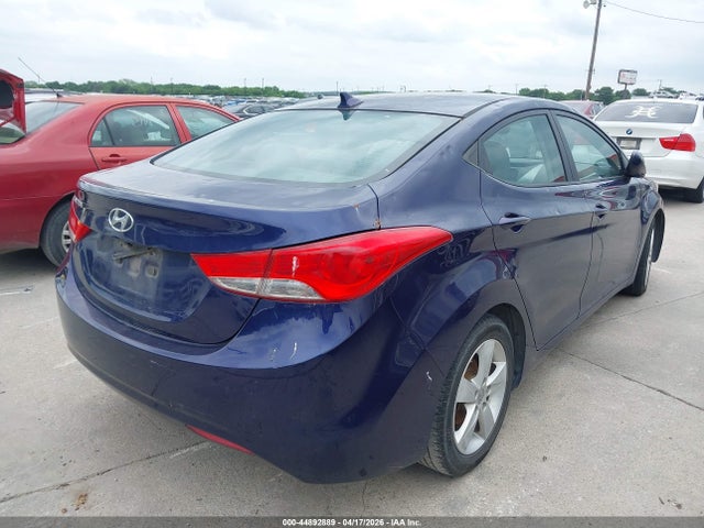 HYUNDAI ELANTRA GLS - 4