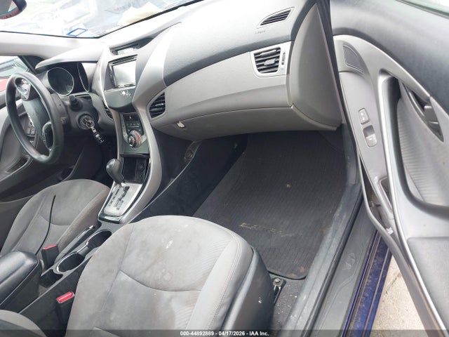 HYUNDAI ELANTRA GLS - 5