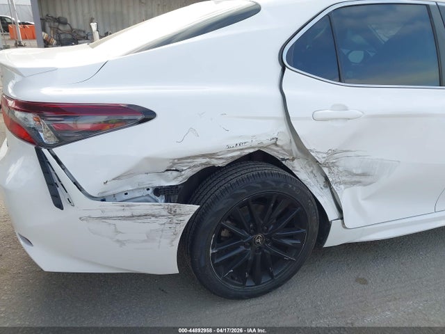 2022 Toyota CAMRY SE photo 6