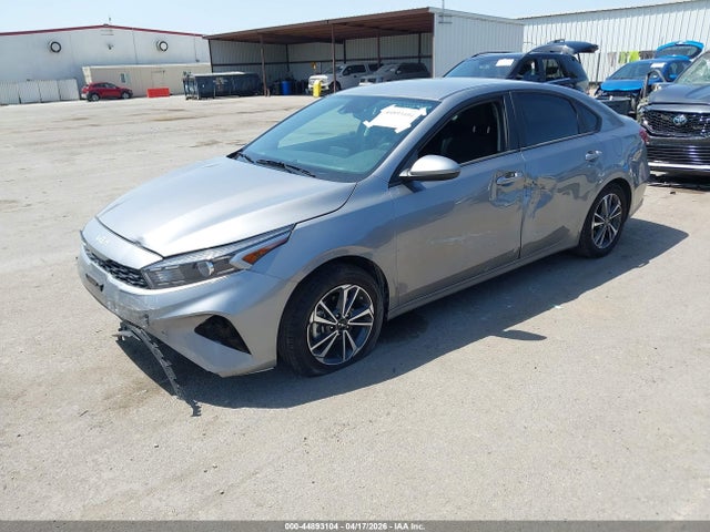 2024 KIA FORTE LXS photo 2
