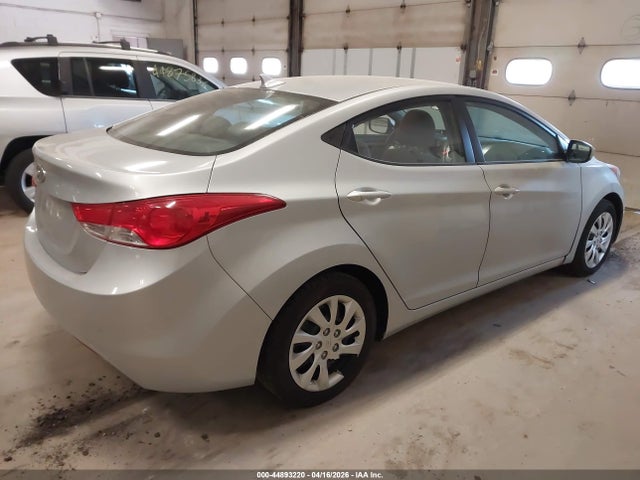 HYUNDAI ELANTRA GLS - 4