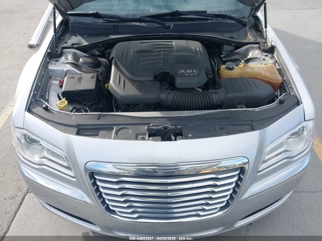 CHRYSLER 300 - 10