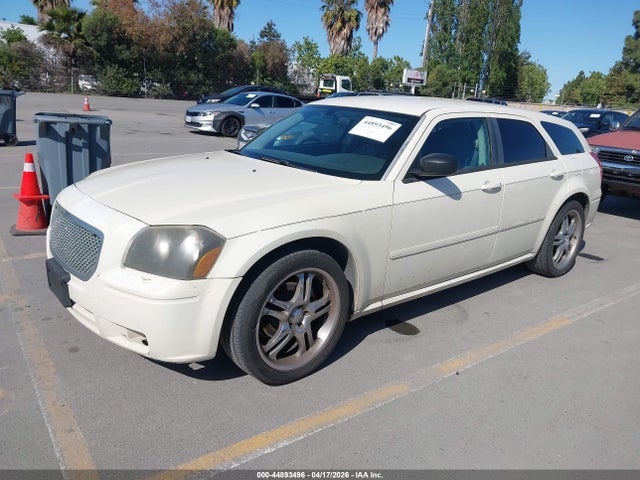 DODGE MAGNUM SE - 2