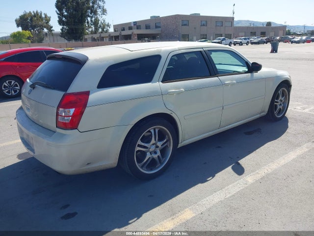DODGE MAGNUM SE - 4