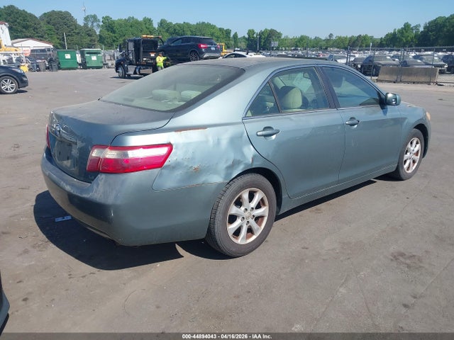 TOYOTA CAMRY - 4