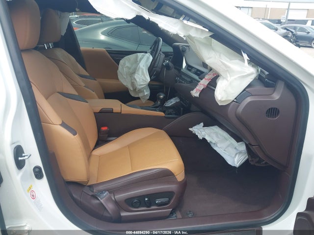 2019 Lexus ES 300H 照片 5