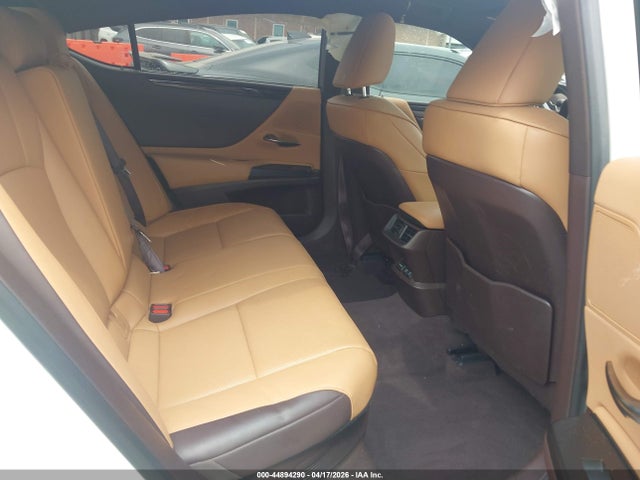 2019 Lexus ES 300H 照片 8