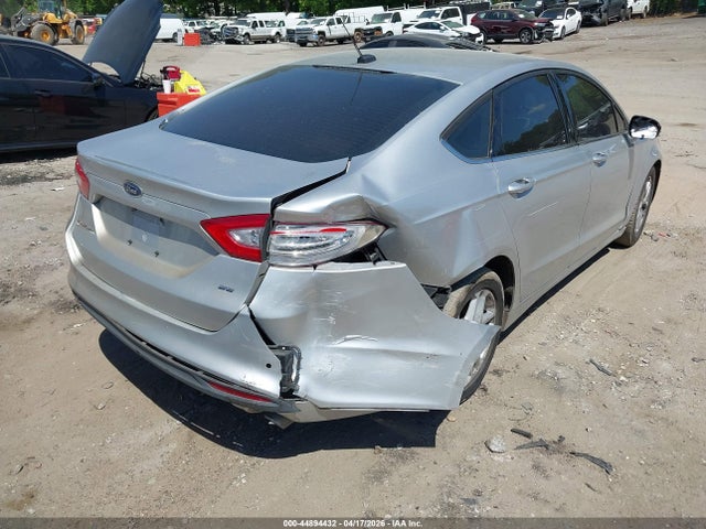 FORD FUSION SE - 4