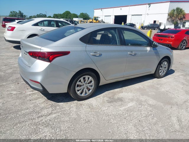 HYUNDAI ACCENT SE - 4