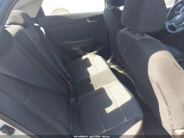 HYUNDAI ACCENT SE - 8