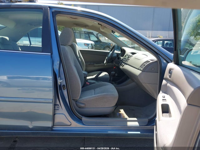 2004 Toyota CAMRY LE photo 5